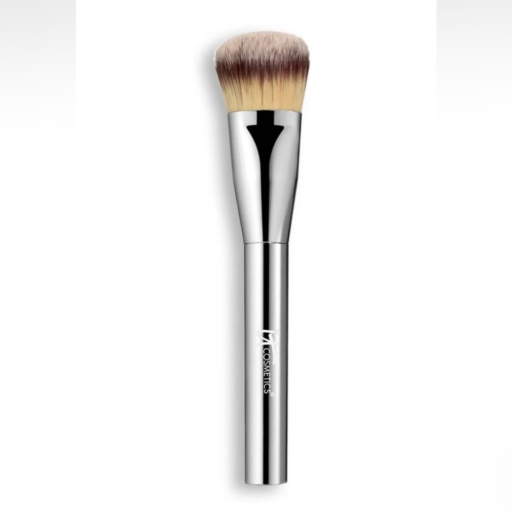 It Cosmetics Makeup Brush Heavenly LUXE PLUSH PADDLE Foundation Brush